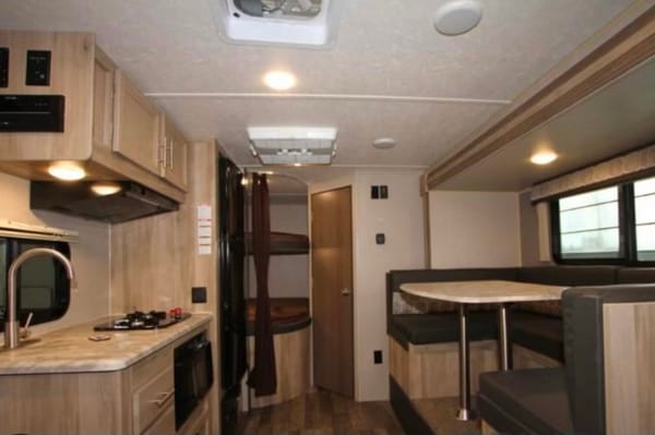 Catalina Comfort: DOC's Summit 184BHS Travel Trailer