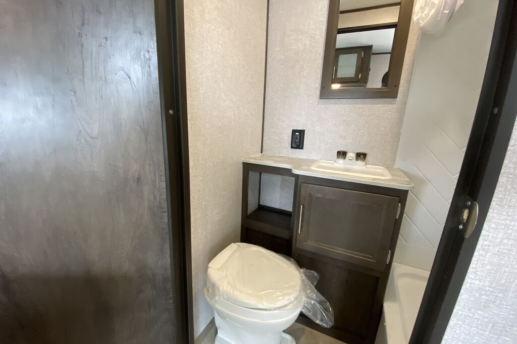 Scott & Sarah's 2022 Coleman Lantern LT 202RD Travel Trailer