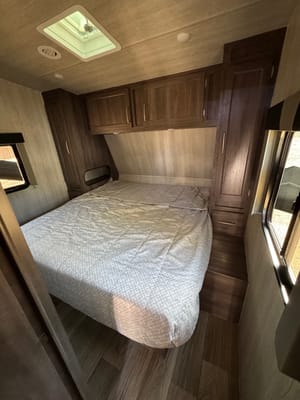 Genesis Supreme Ragen RV R275CRXL Toy Hauler