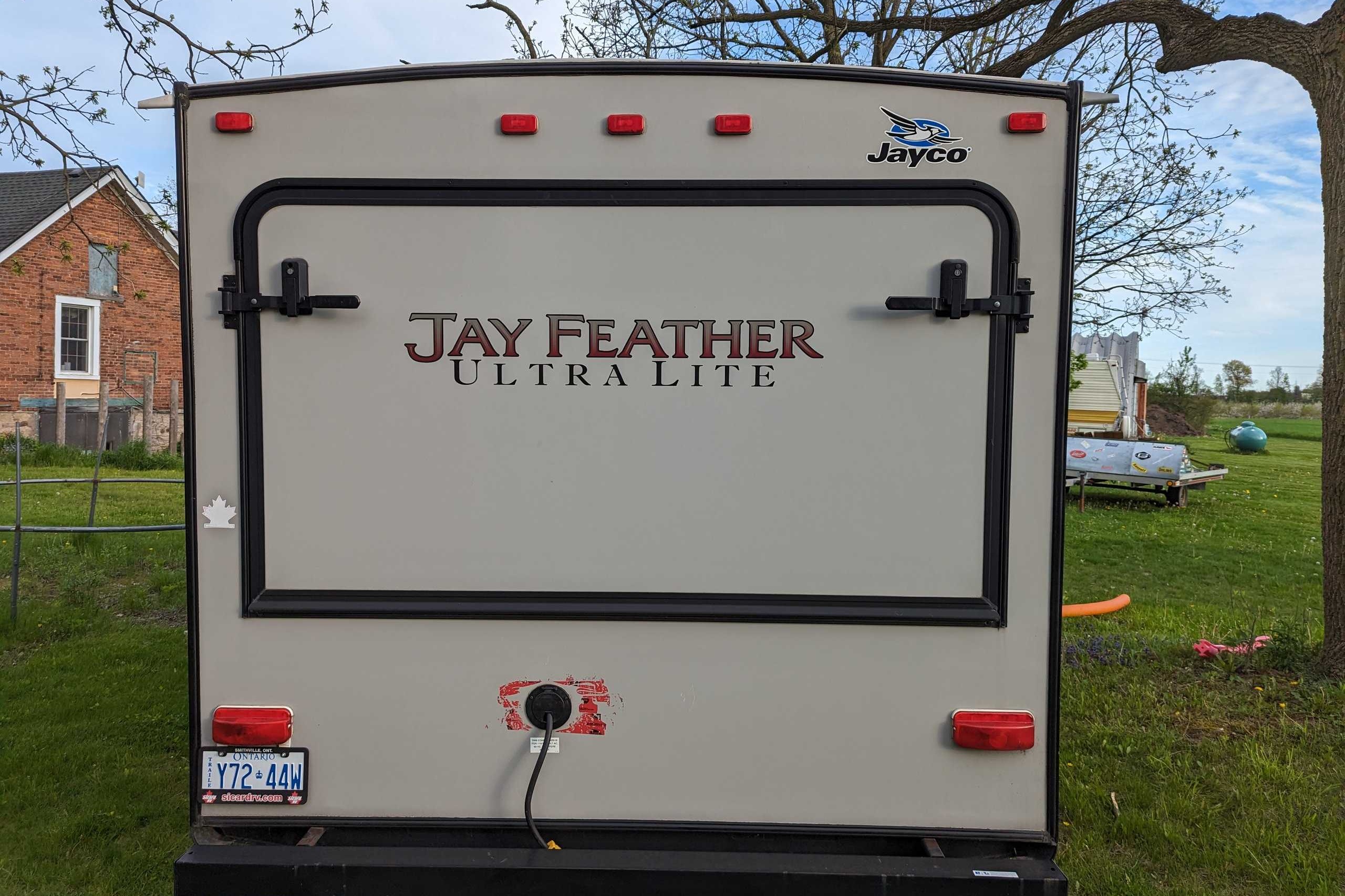 Kyra & James' Jayco Jay Flight 18H Hybrid