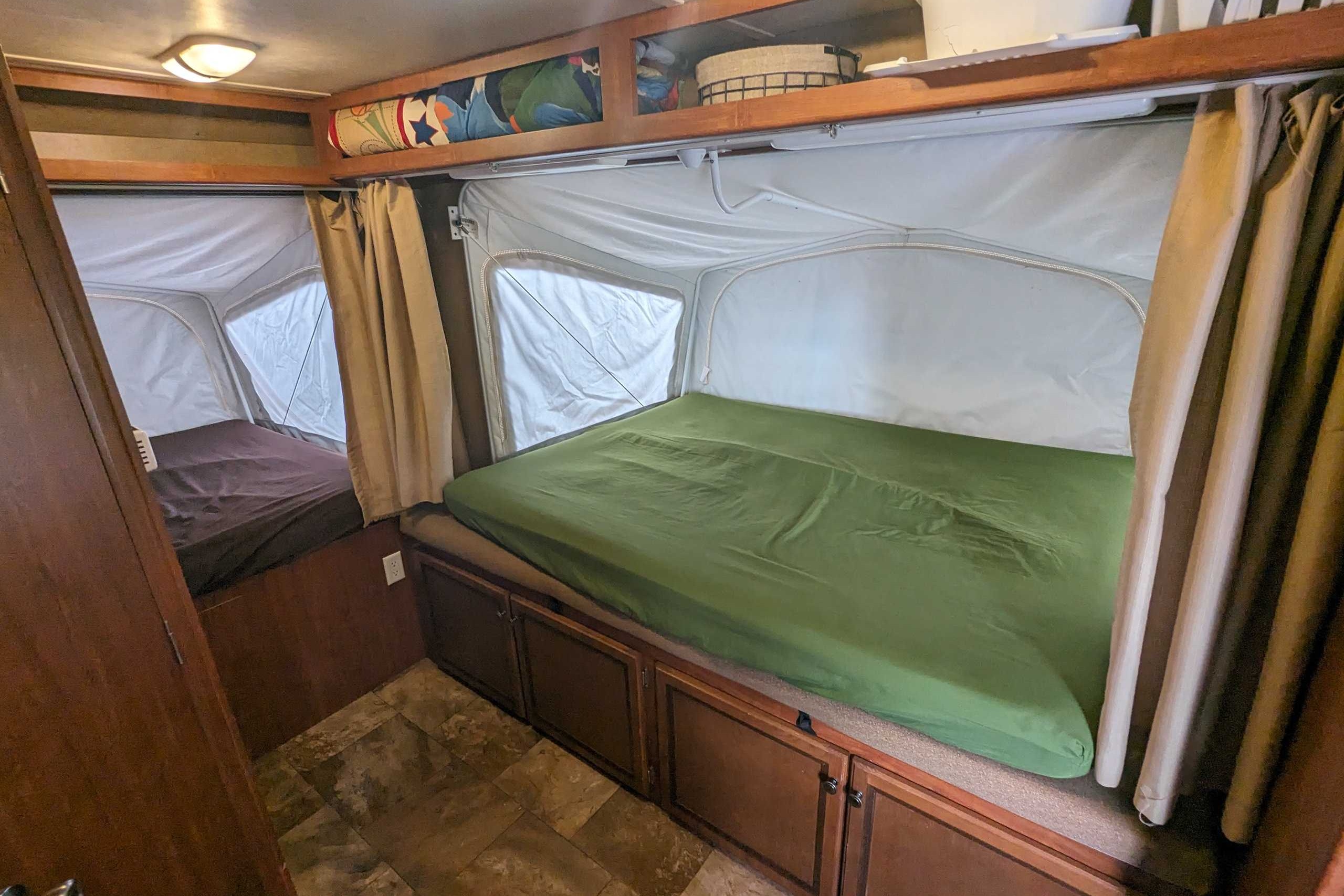 Kyra & James' Jayco Jay Flight 18H Hybrid