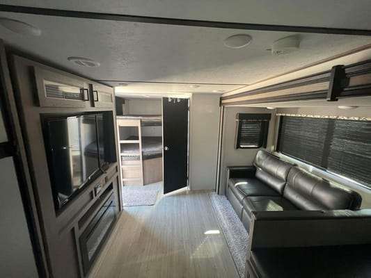 Jordan's Keystone 29dwse Travel Trailer