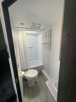 Jordan's Keystone 29dwse Travel Trailer