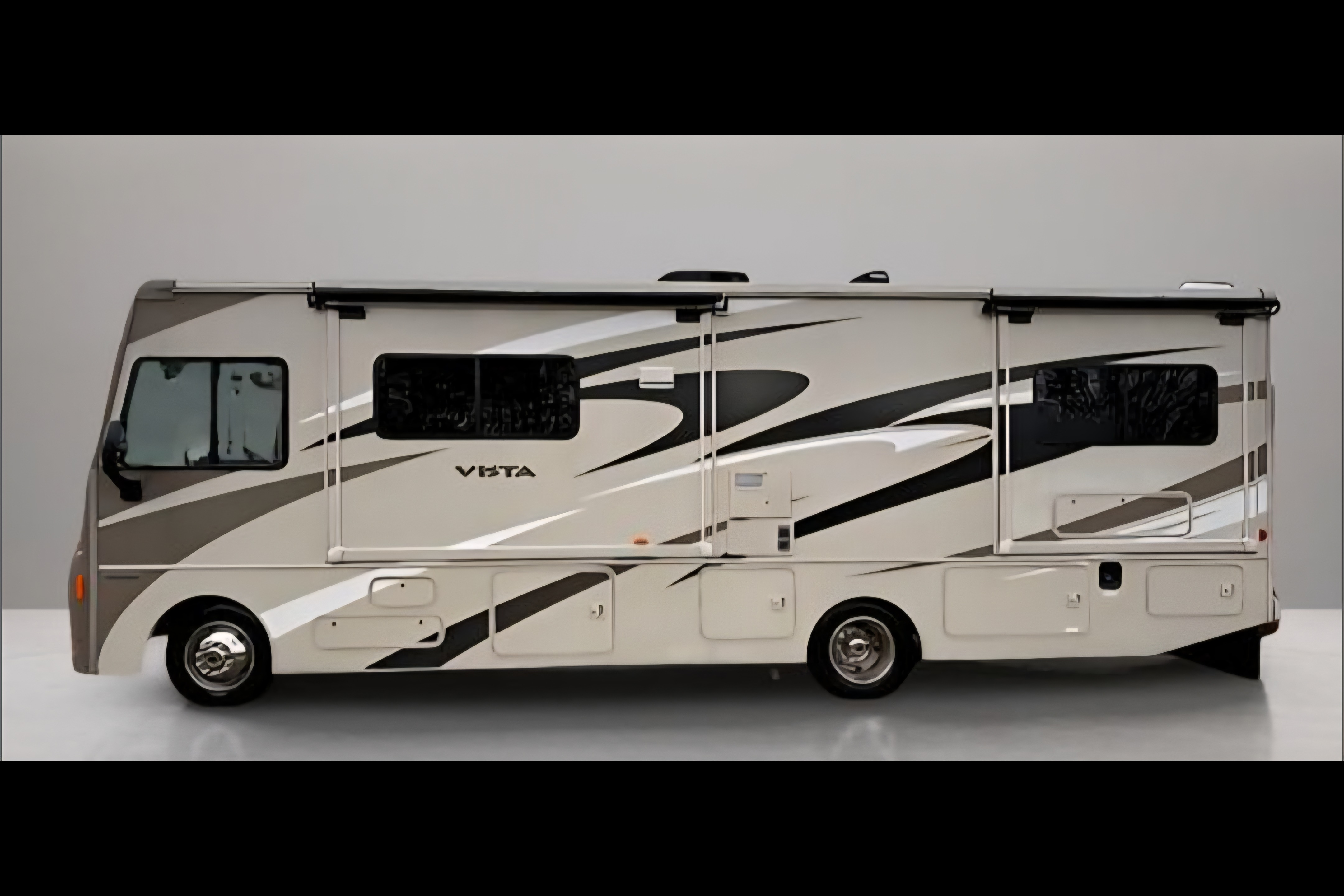 Class A Winnie drives easy and sleeps 5, well appointed!