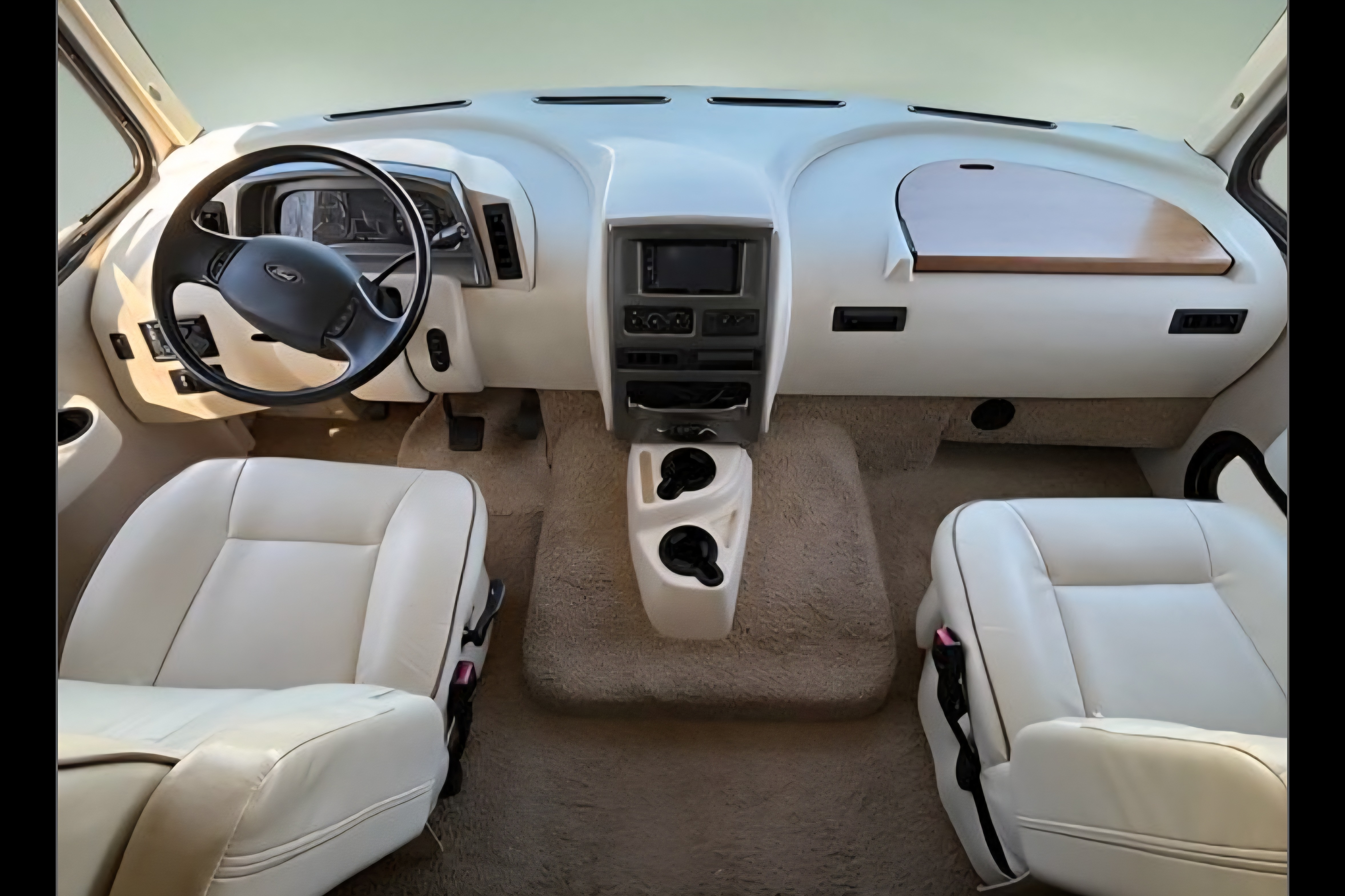 Class A Winnie drives easy and sleeps 5, well appointed!