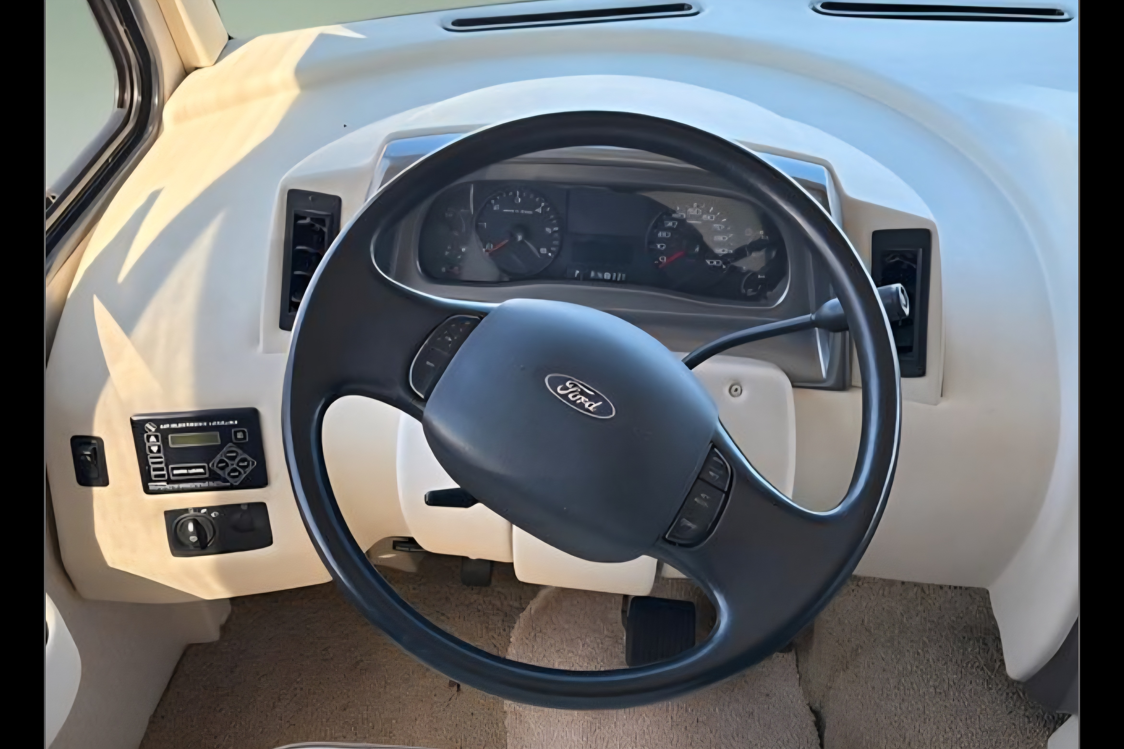 Class A Winnie drives easy and sleeps 5, well appointed!