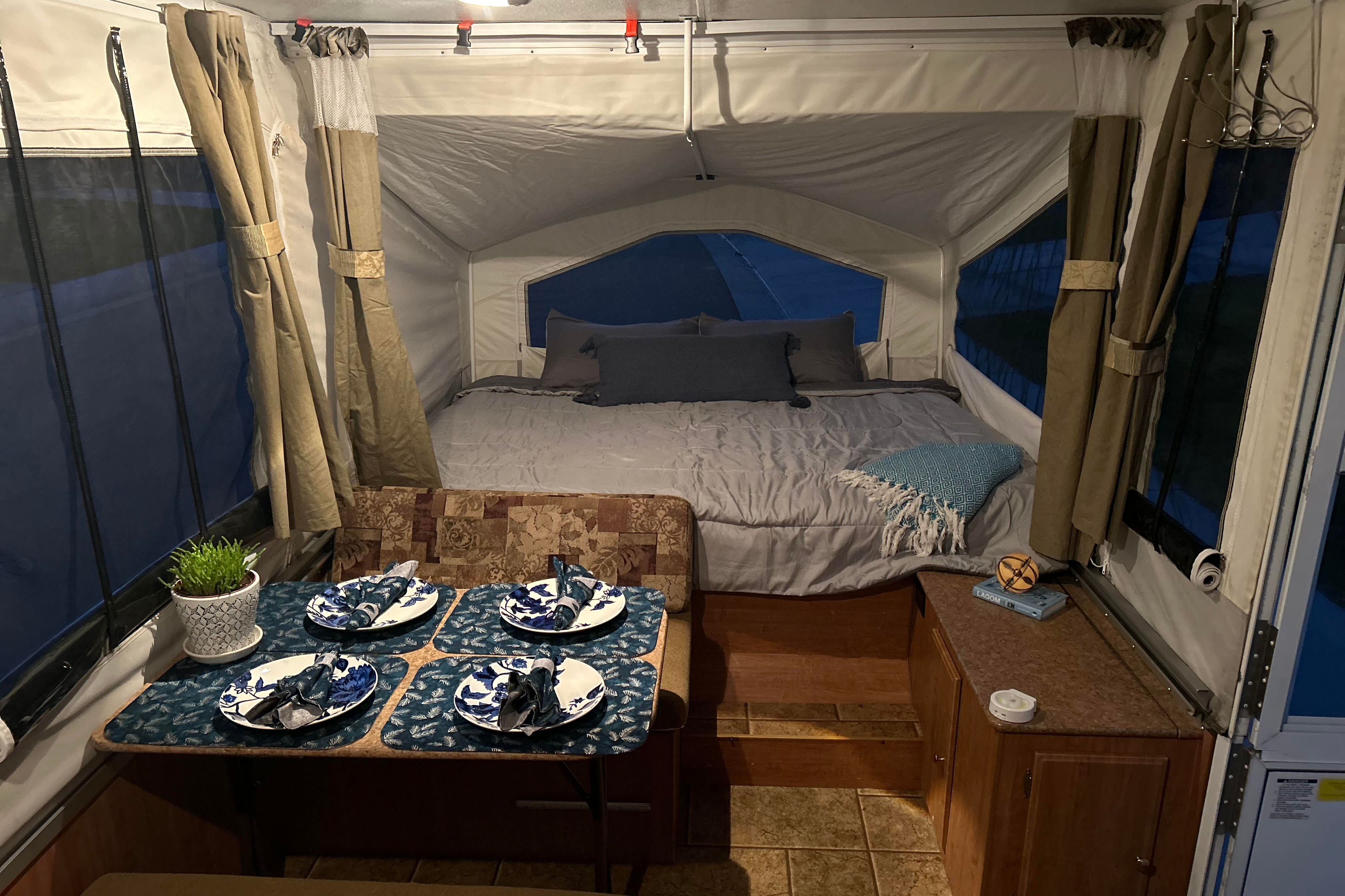 “Barnett Bungalow” Forest River Camper