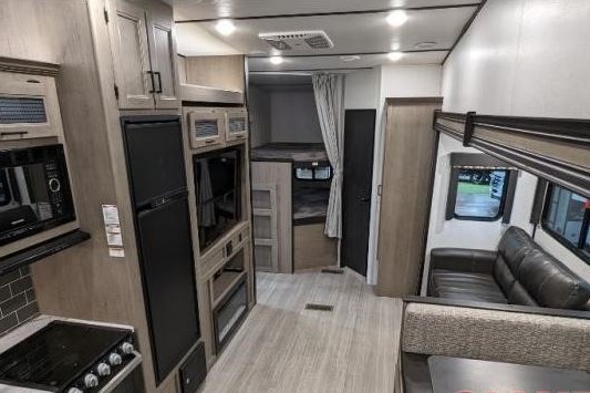 Andrew's Keystone HIDEOUT 301DBS Fifth Wheel