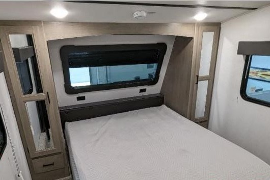 Andrew's Keystone HIDEOUT 301DBS Fifth Wheel