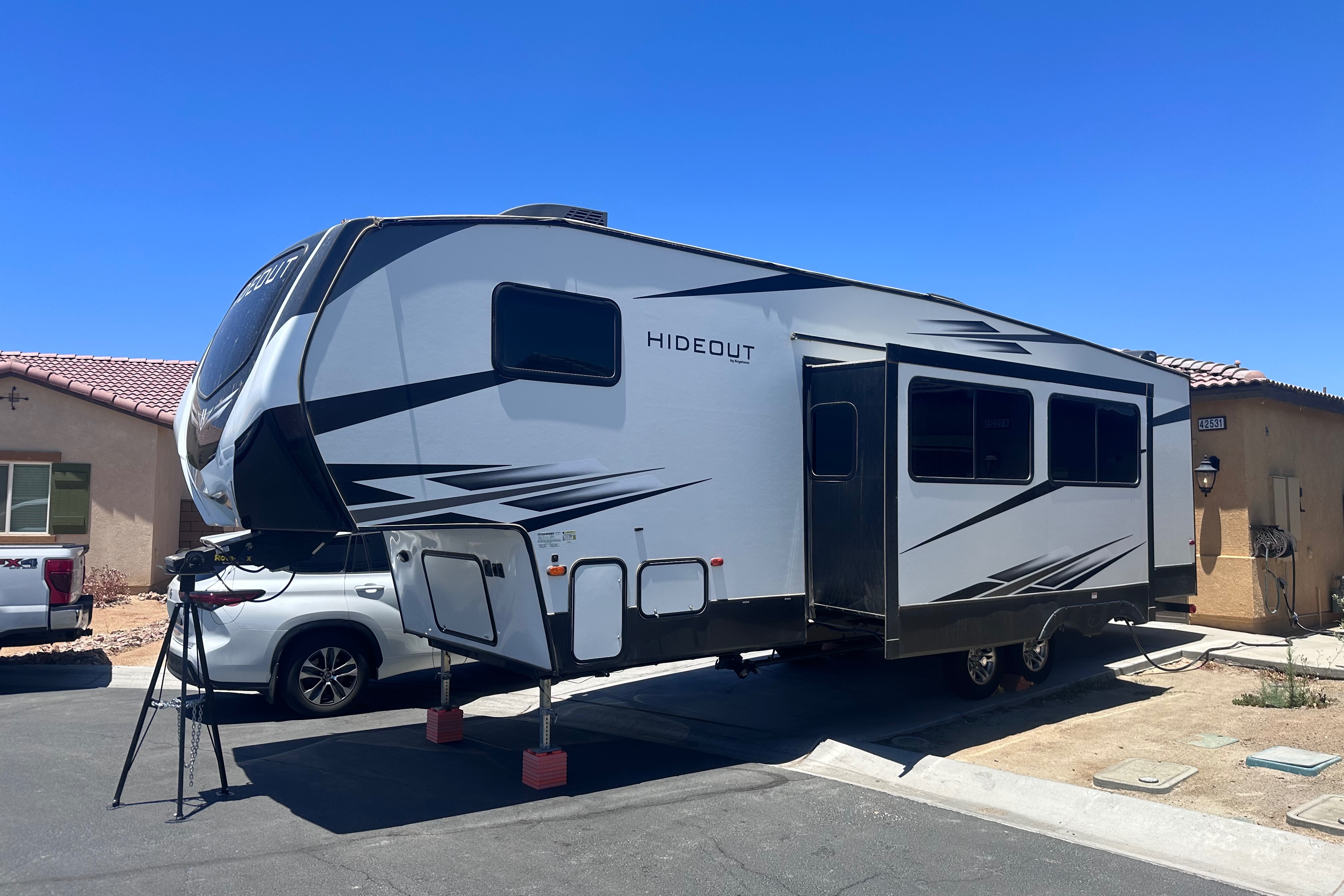 Andrew's Keystone HIDEOUT 301DBS Fifth Wheel