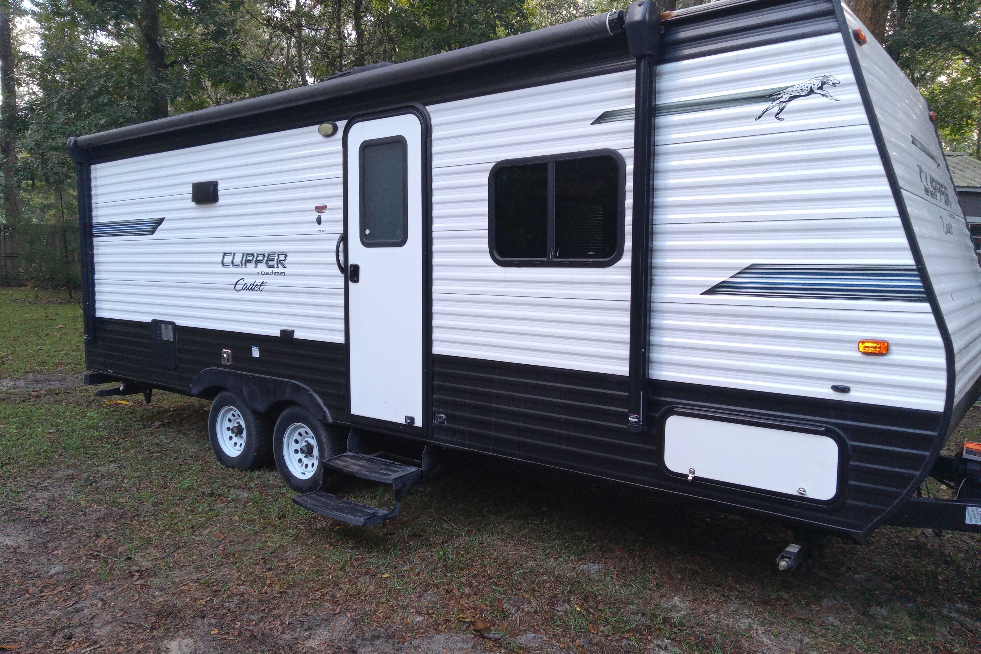  Coachmen Clipper Travel Trailer