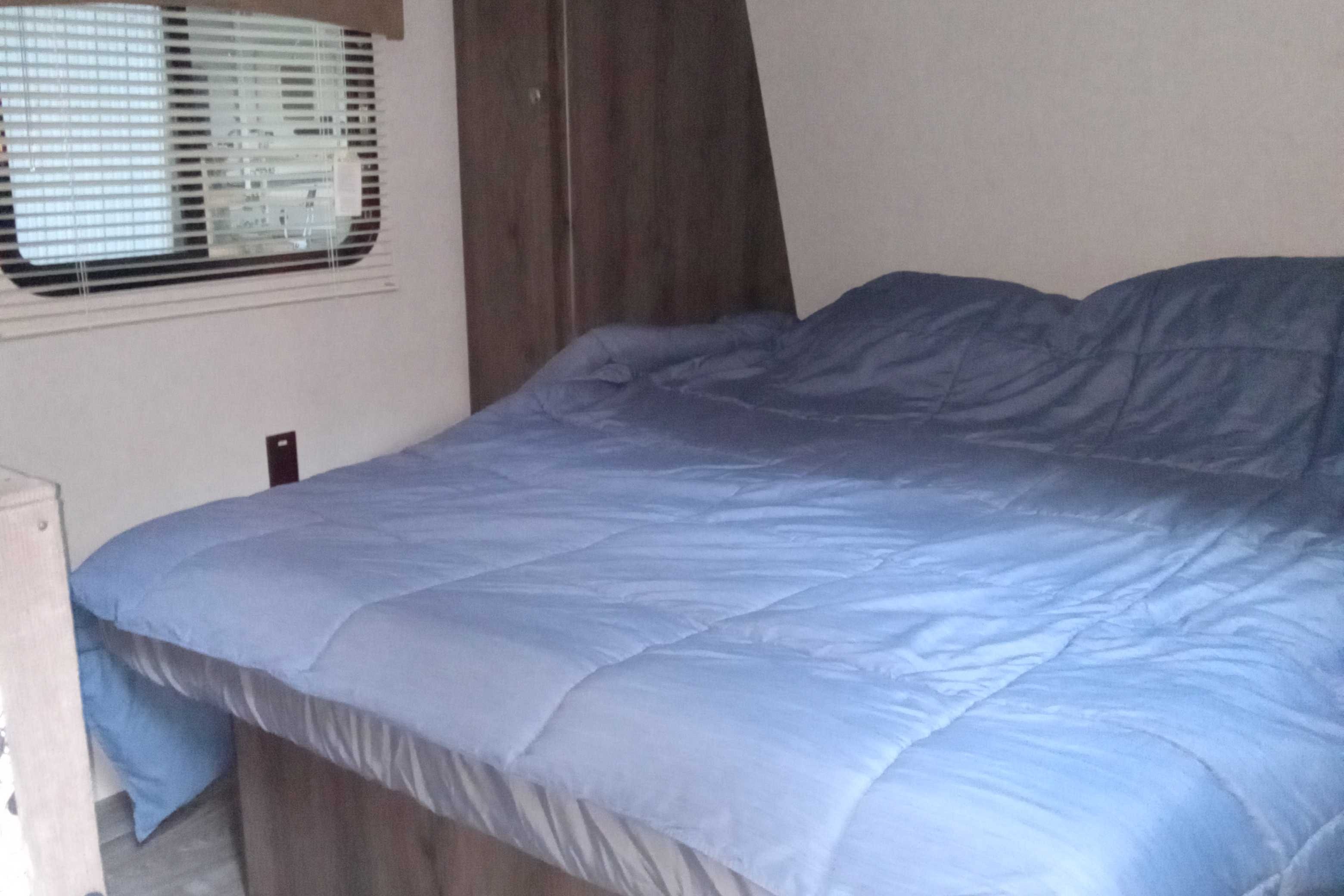  Coachmen Clipper Travel Trailer