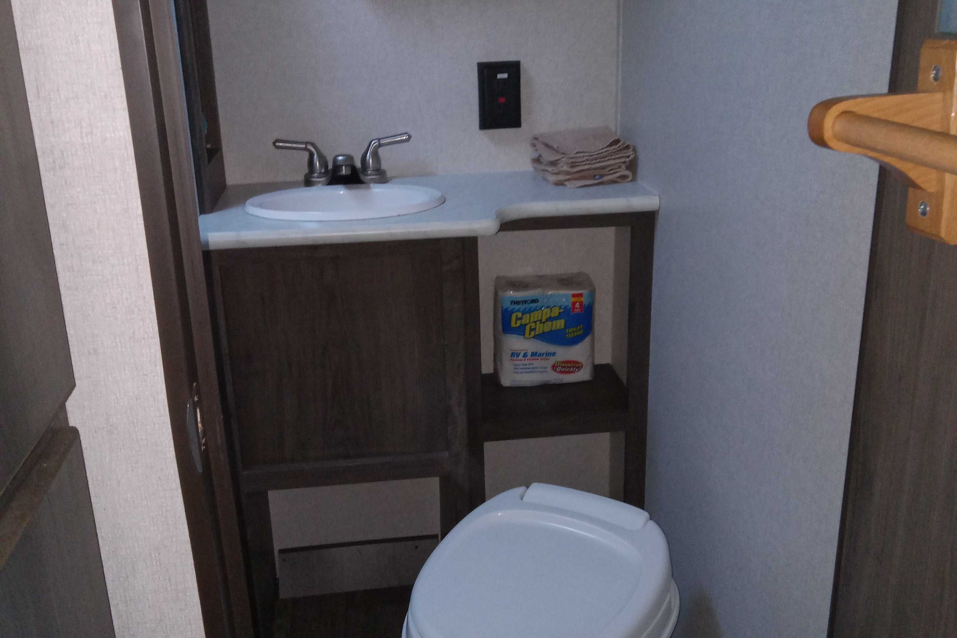  Coachmen Clipper Travel Trailer