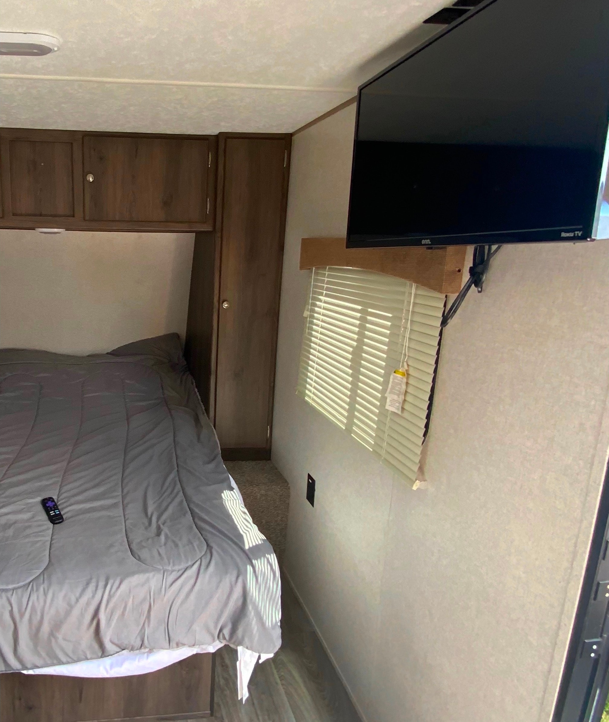  Coachmen Clipper Travel Trailer