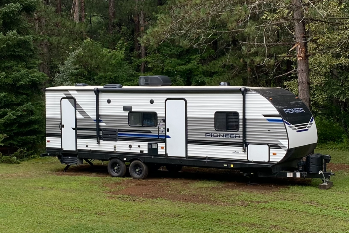 Tom's Heartland Pioneer BH270 Travel Trailer