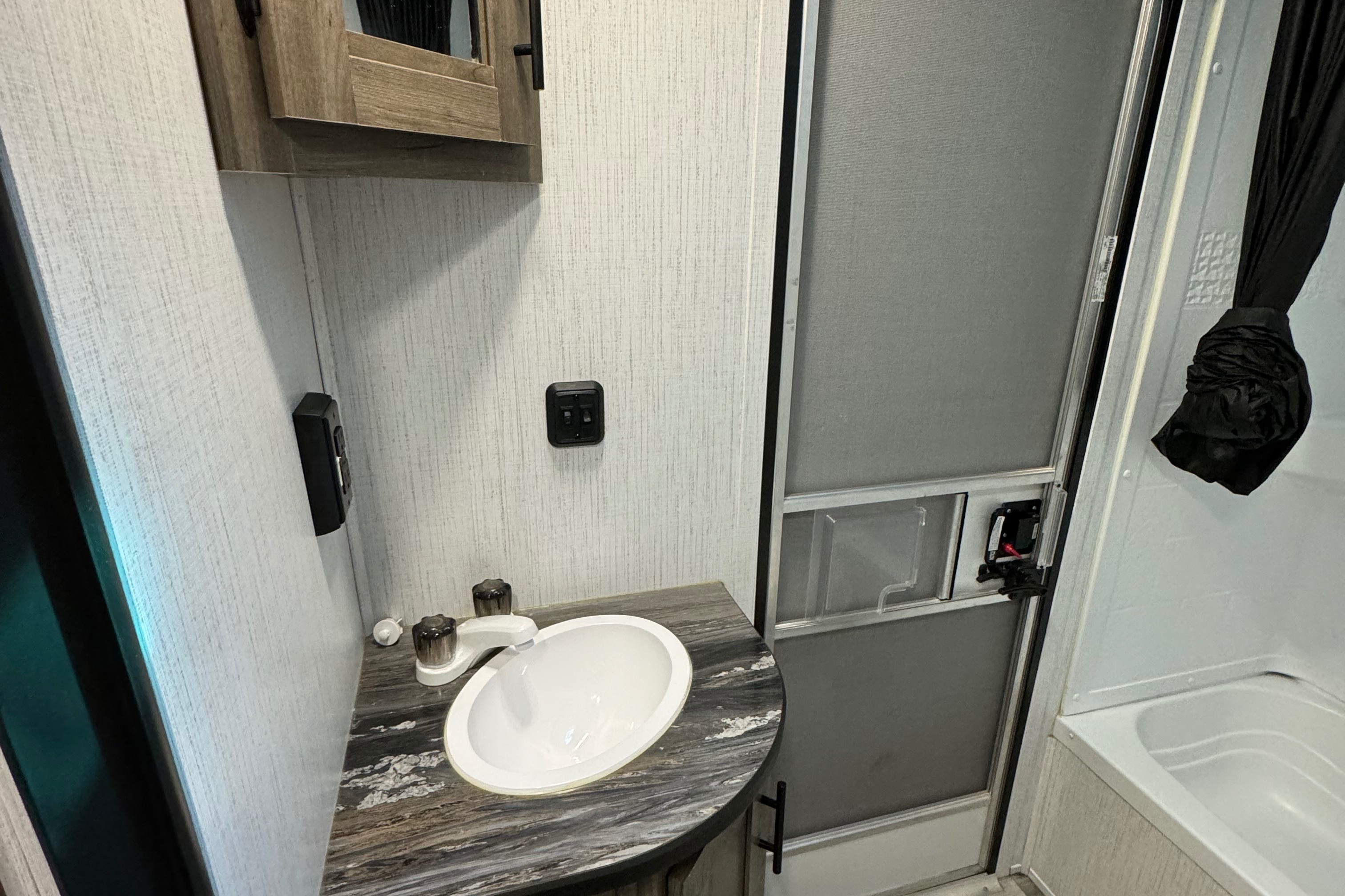 Tom's Heartland Pioneer BH270 Travel Trailer