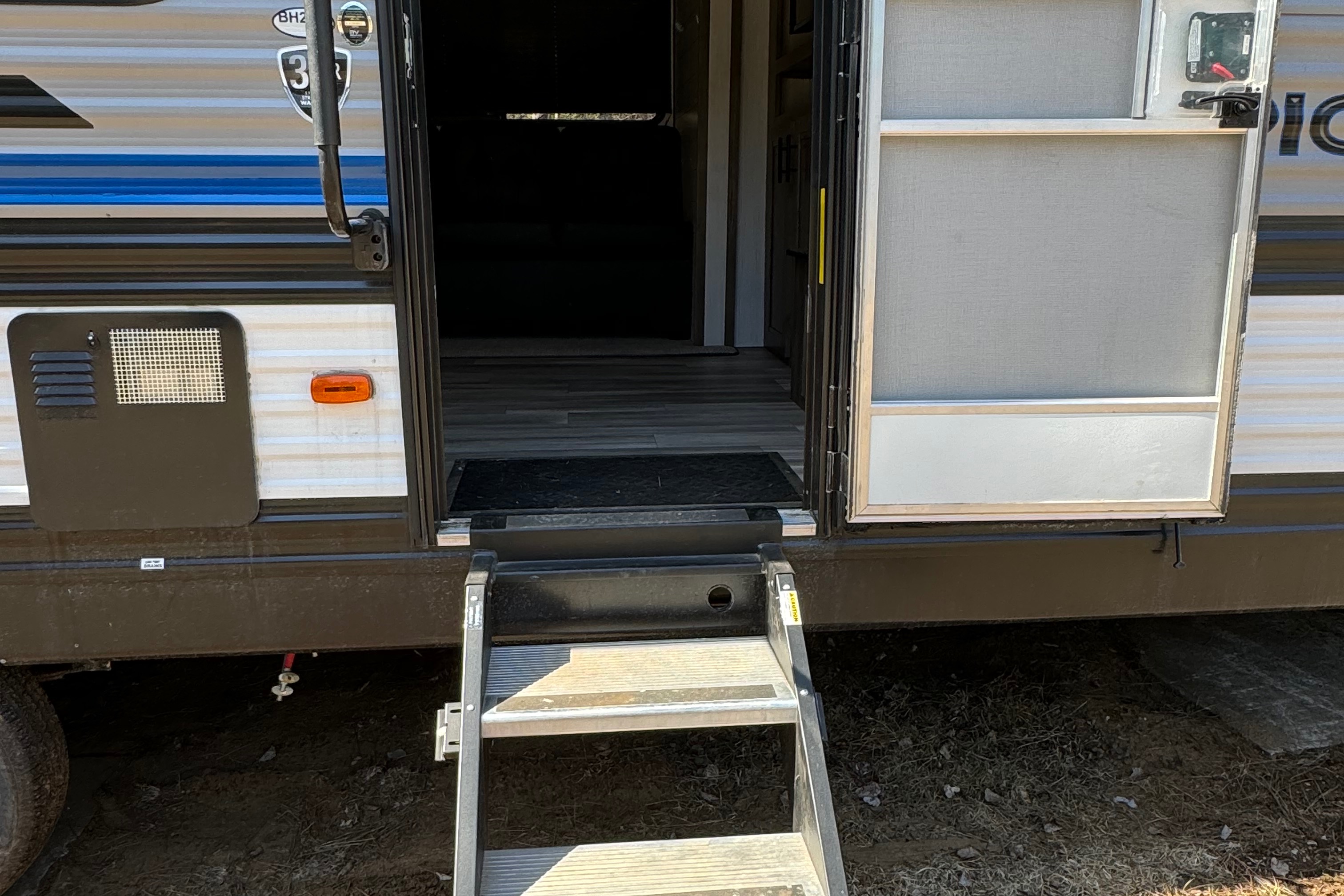 Tom's Heartland Pioneer BH270 Travel Trailer
