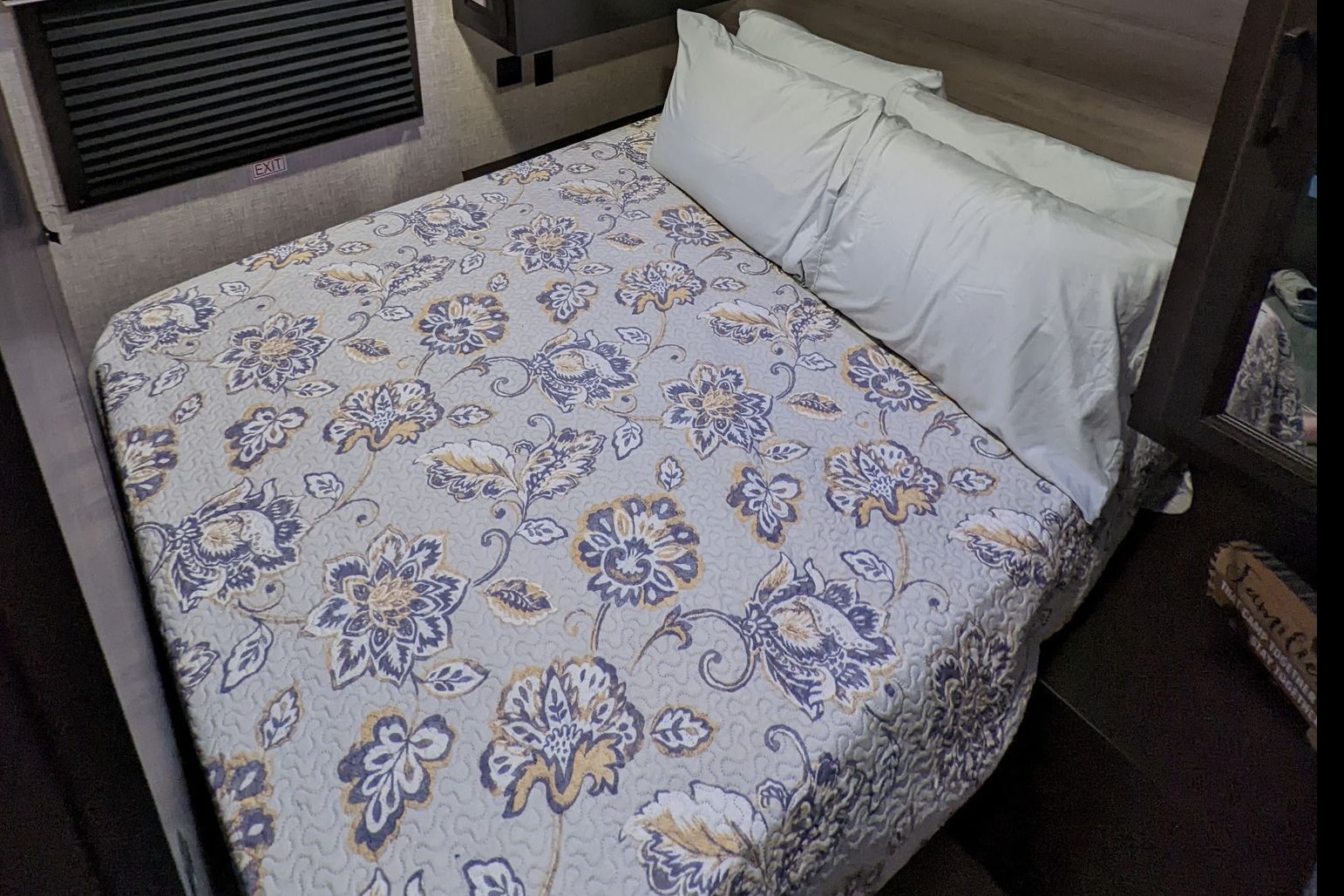 Julia's Jayco JayFlight 242BHS Travel Trailer