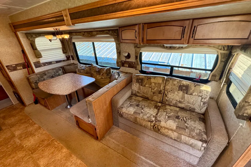 Palomino Puma 30KFBDS Travel Trailer