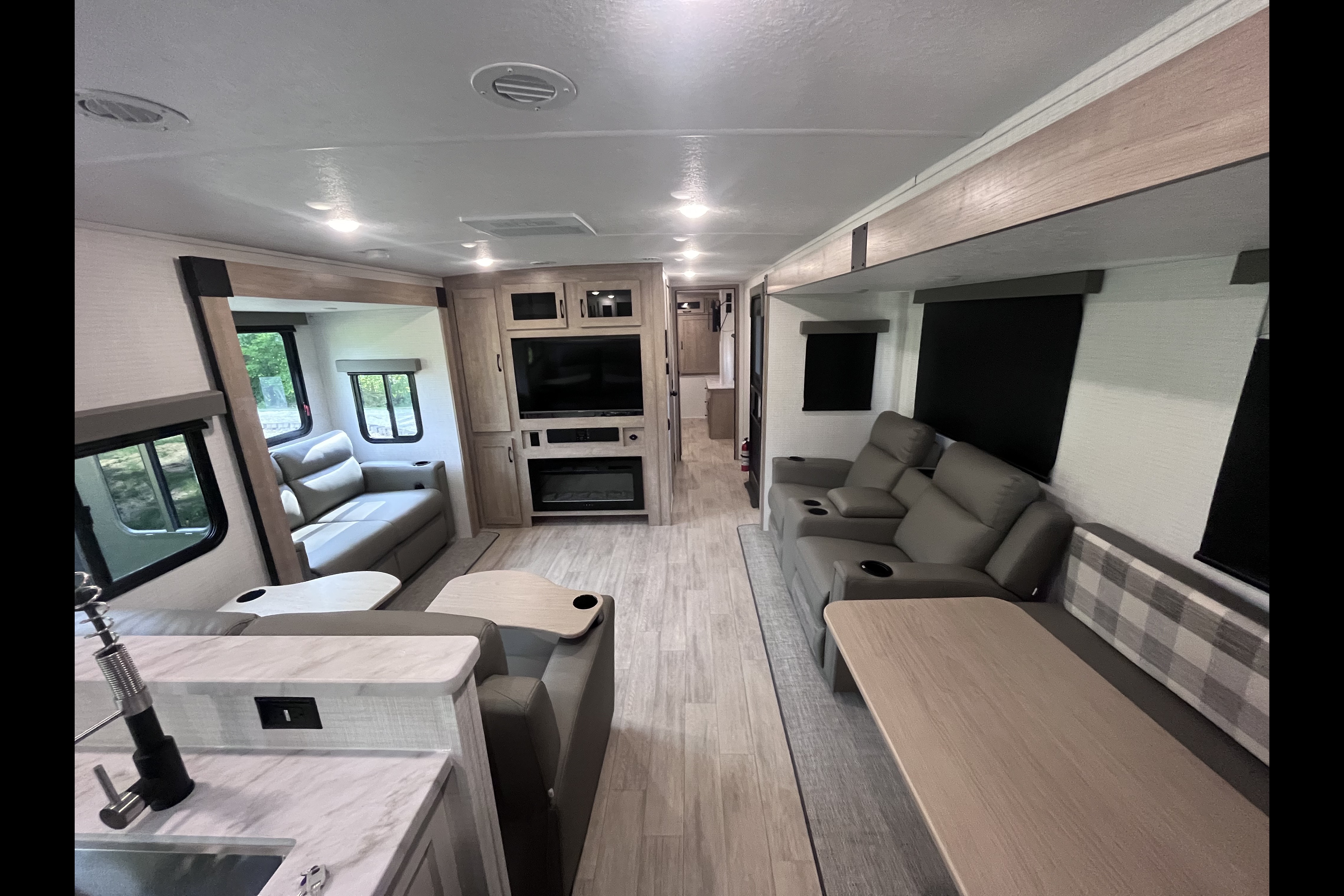 Jared's Palomino 306RKTS Travel Trailer
