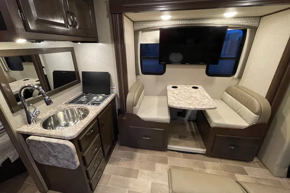 Open Route RV Rentals. Class C 2020 Thor Motor-Coach Mercedes Château 24DS