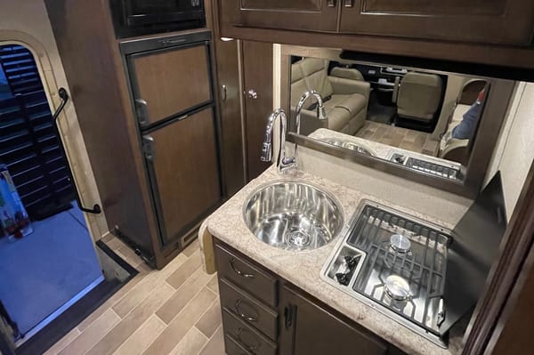 Open Route RV Rentals. Class C 2020 Thor Motor-Coach Mercedes Château 24DS