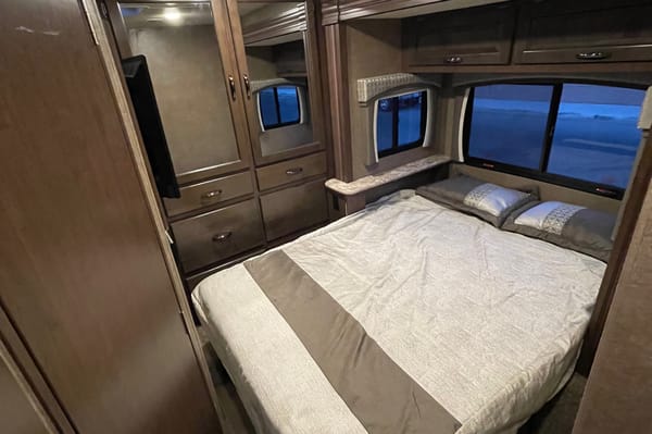 Open Route RV Rentals. Class C 2020 Thor Motor-Coach Mercedes Château 24DS