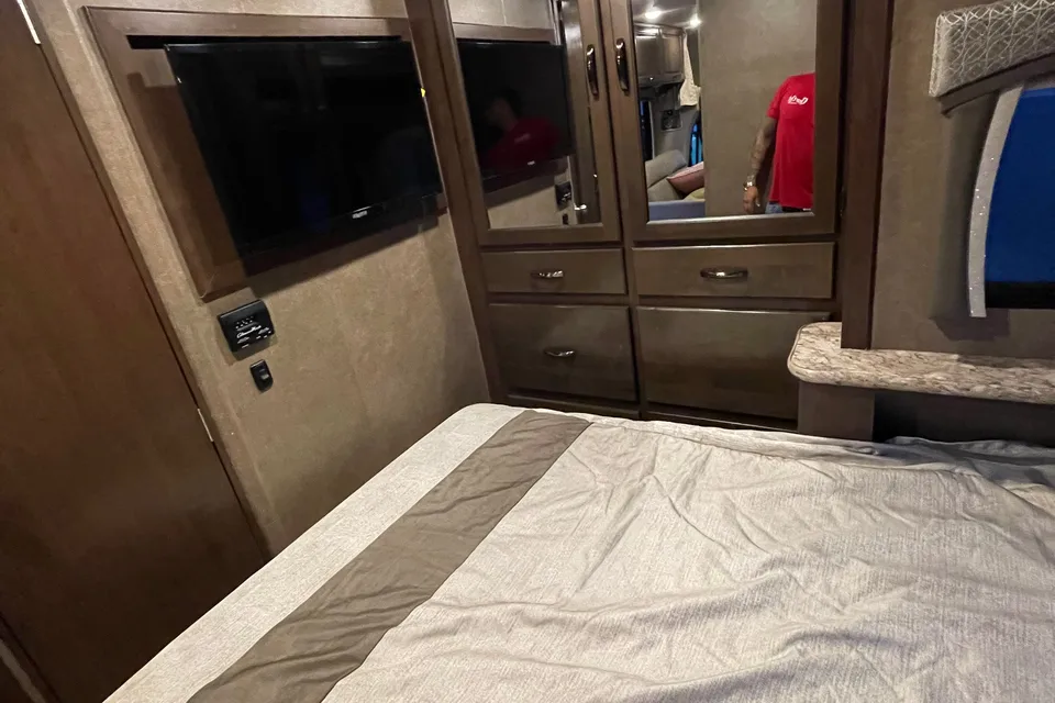Open Route RV Rentals. Class C 2020 Thor Motor-Coach Mercedes Château 24DS