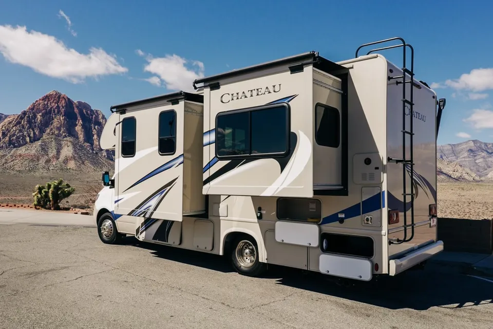 Open Route RV Rentals. Class C 2020 Thor Motor-Coach Mercedes Château 24DS