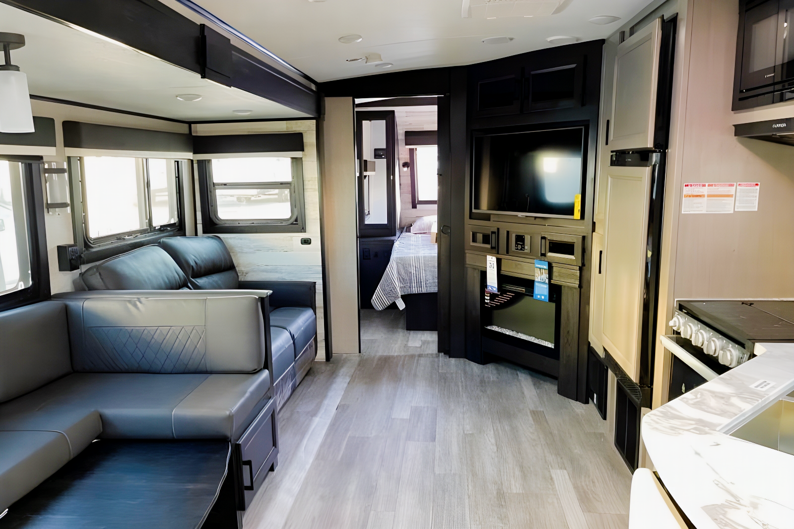 [08] Stress Free RVs - 2022 XL -Whitehawk - Luxury Bunkhouse