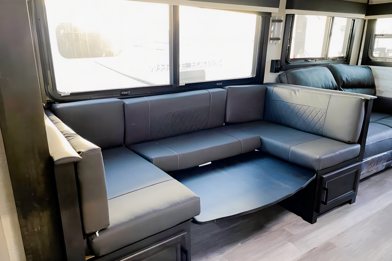 [08] Stress Free RVs - 2022 XL -Whitehawk - Luxury Bunkhouse