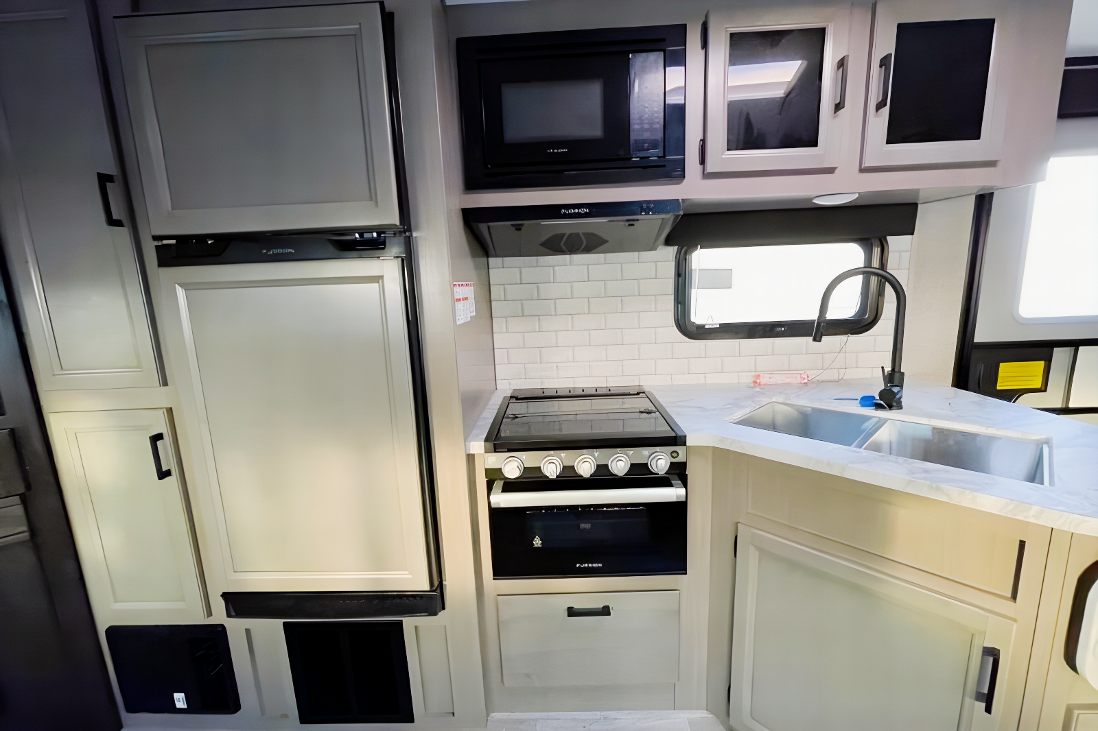 [08] Stress Free RVs - 2022 XL -Whitehawk - Luxury Bunkhouse