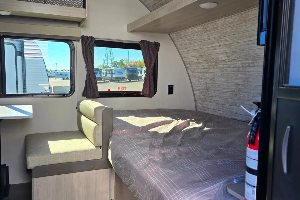 Aaron's Coachmen Catalina Travel Trailer