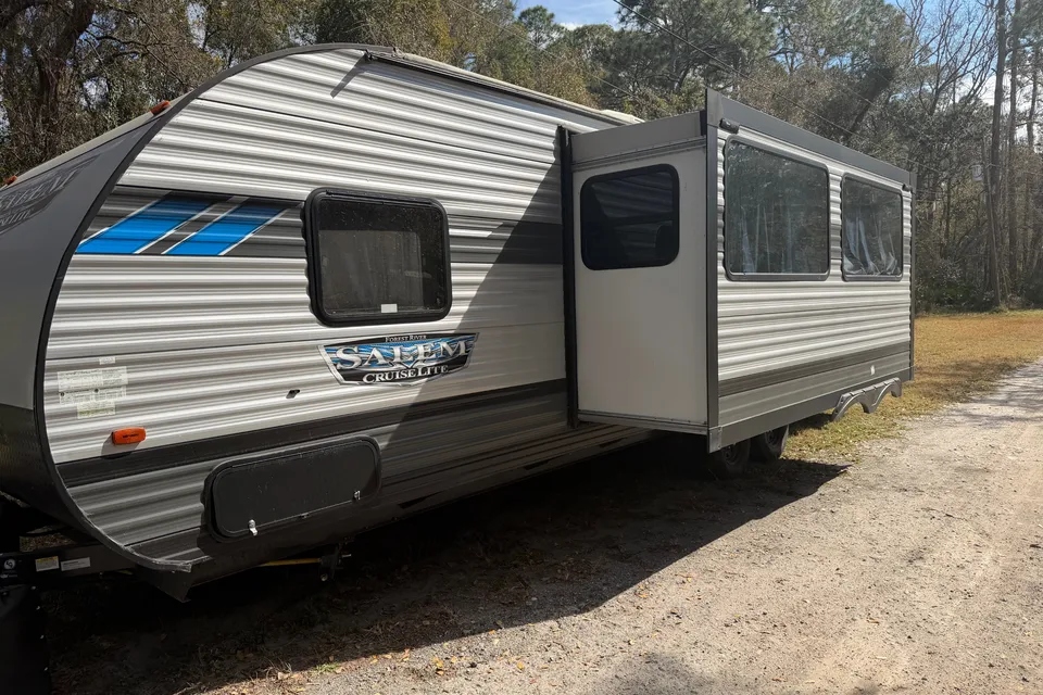 Lesya's Forest River 263BHXL Travel Trailer
