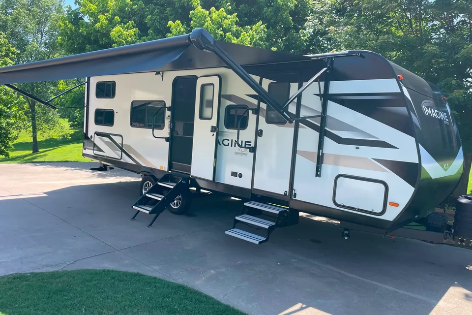 BRAND NEW Grand Design Imagine 25DBE Luxury Trailer