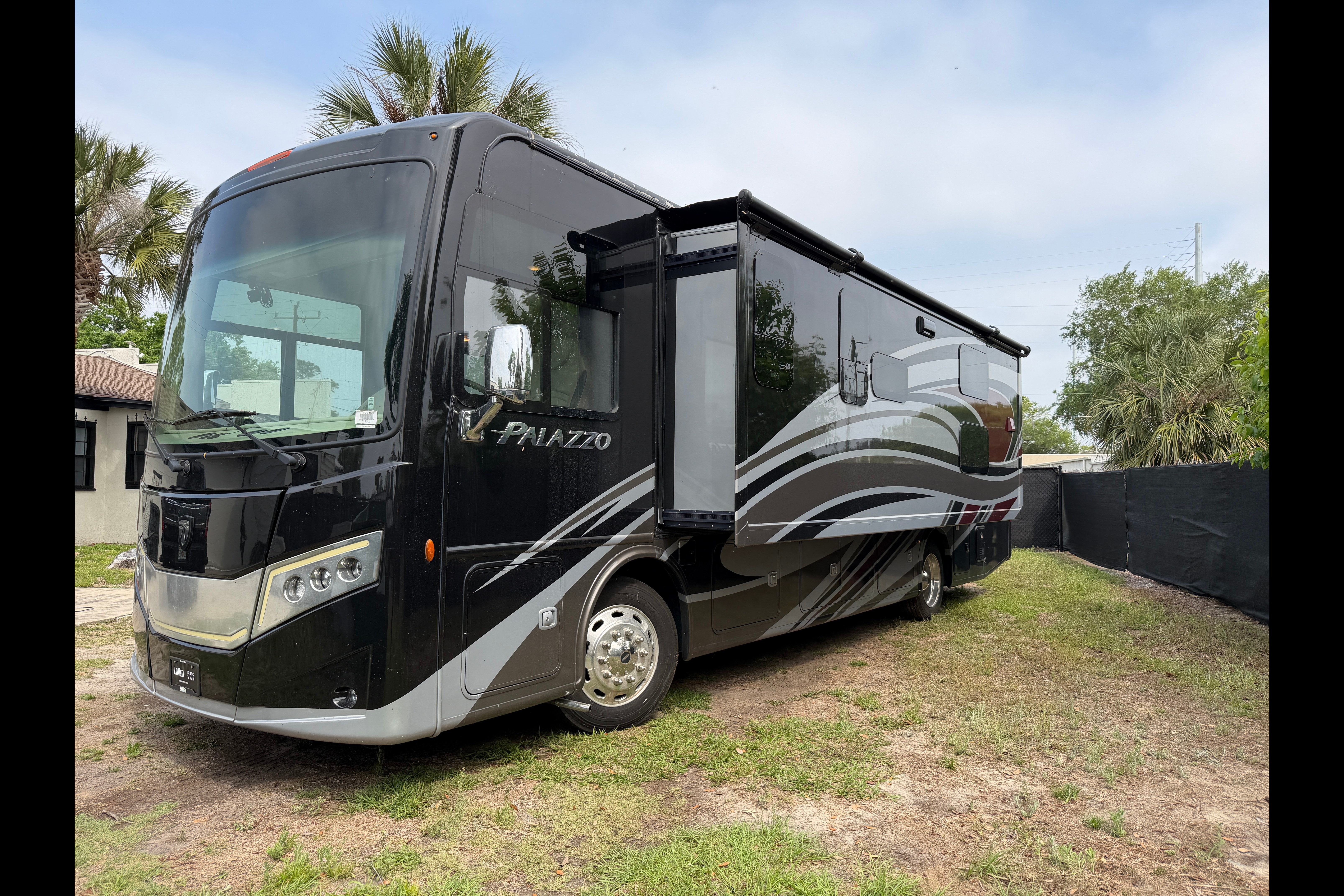 Wesley's Thor Motor Coach Palazzo Class A
