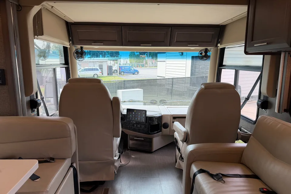 Wesley's Thor Motor Coach Palazzo Class A