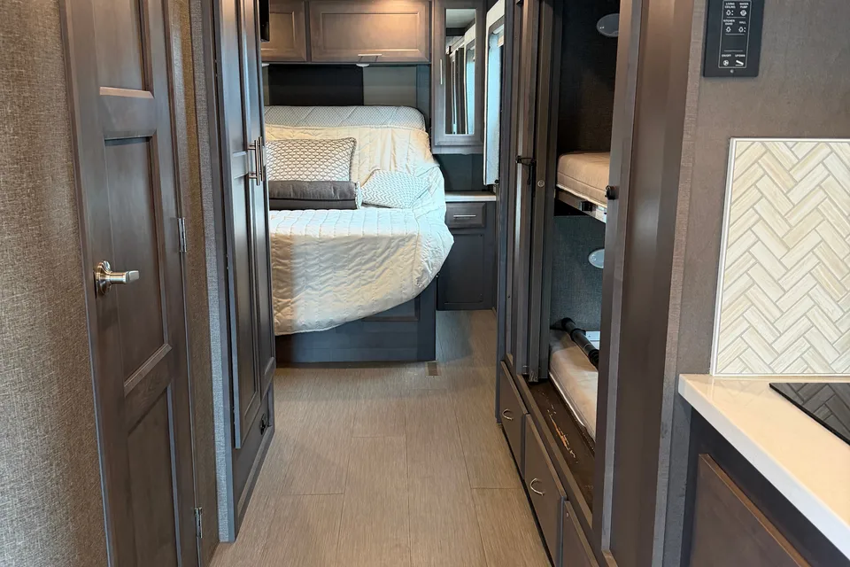 Wesley's Thor Motor Coach Palazzo Class A