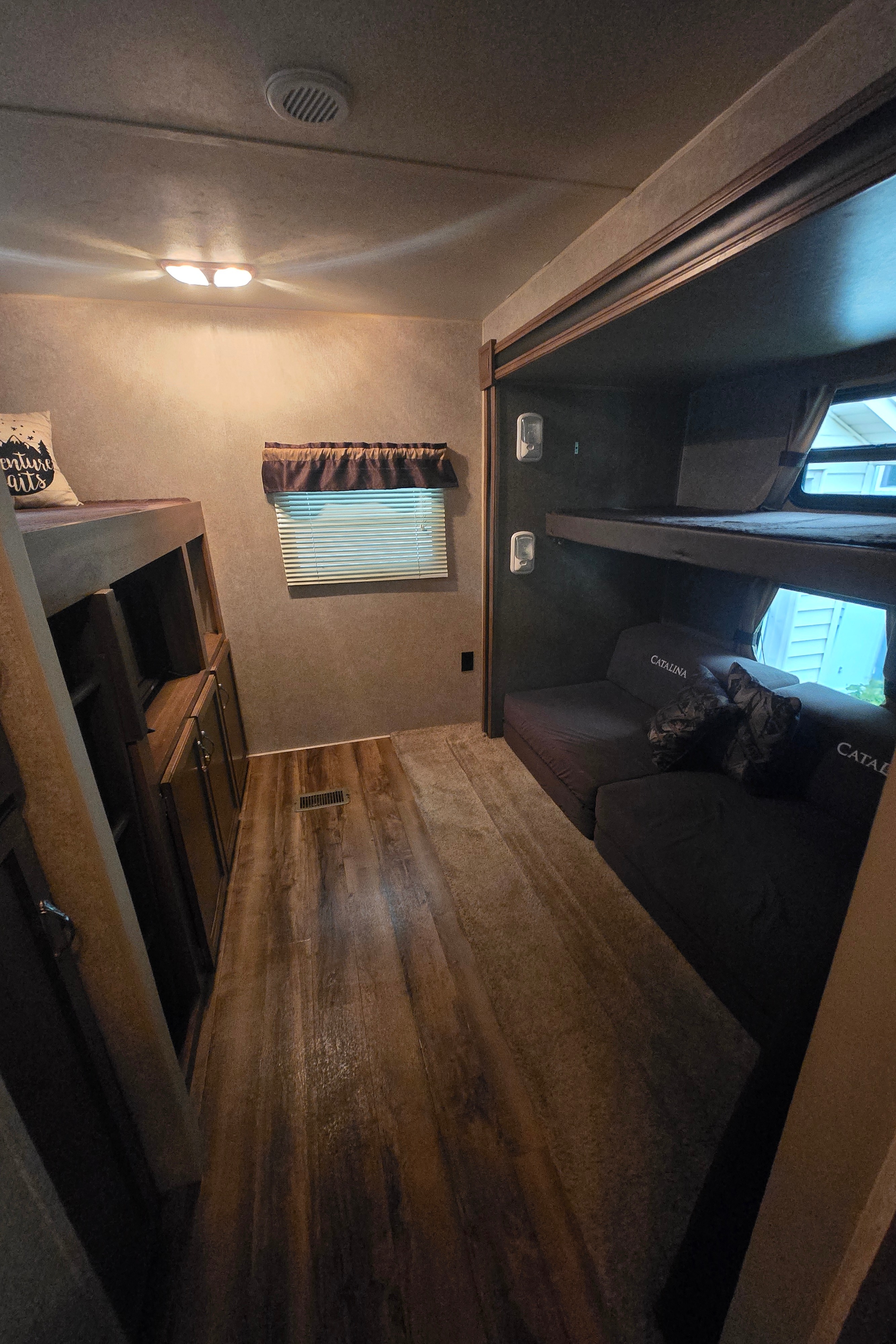 2017 Coachmen Catalina SBX 321BHDSCK