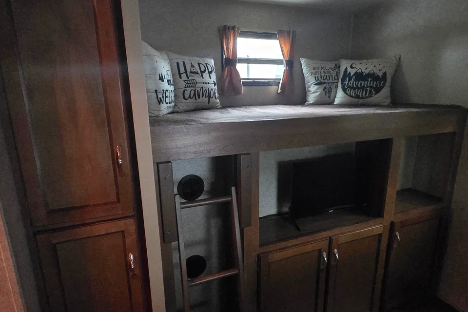 2017 Coachmen Catalina SBX 321BHDSCK