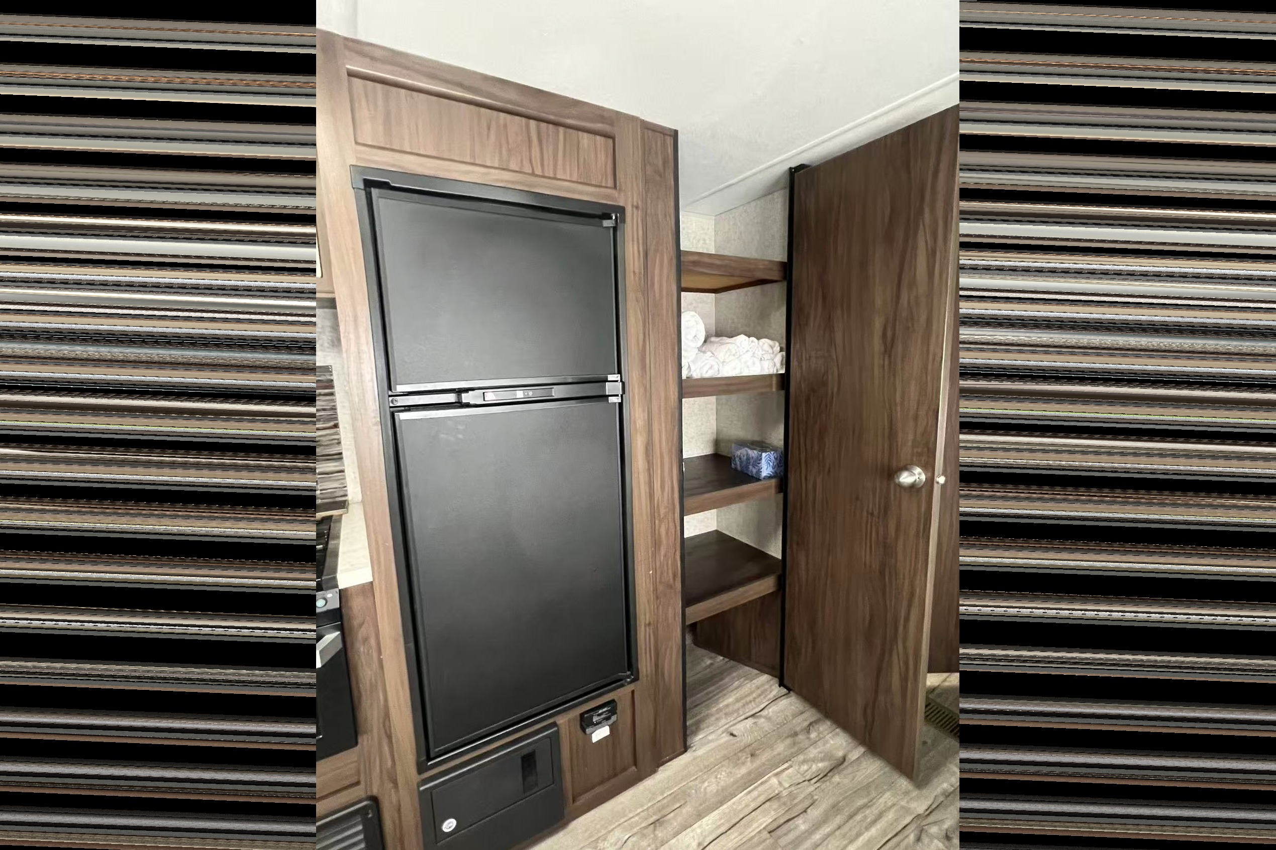 Cheerful 2018 Cherokee M-274DBH Travel Trailer