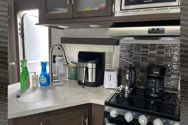 Cheerful 2018 Cherokee M-274DBH Travel Trailer