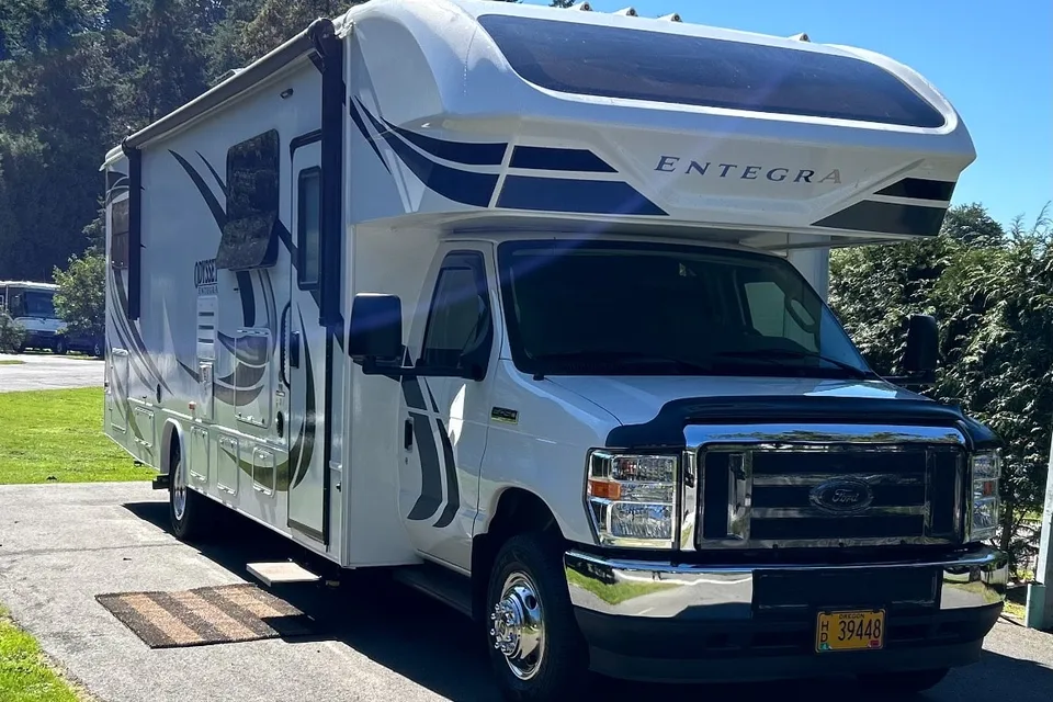 Go and Do RV Rentals - Family Friendly Luxurious  Class C