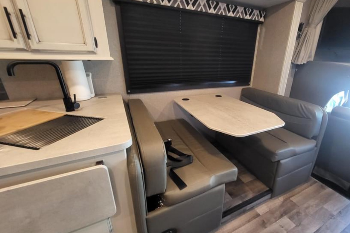 Go and Do RV Rentals - Family Friendly Luxurious  Class C