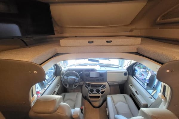 Go and Do RV Rentals - Family Friendly Luxurious Class C