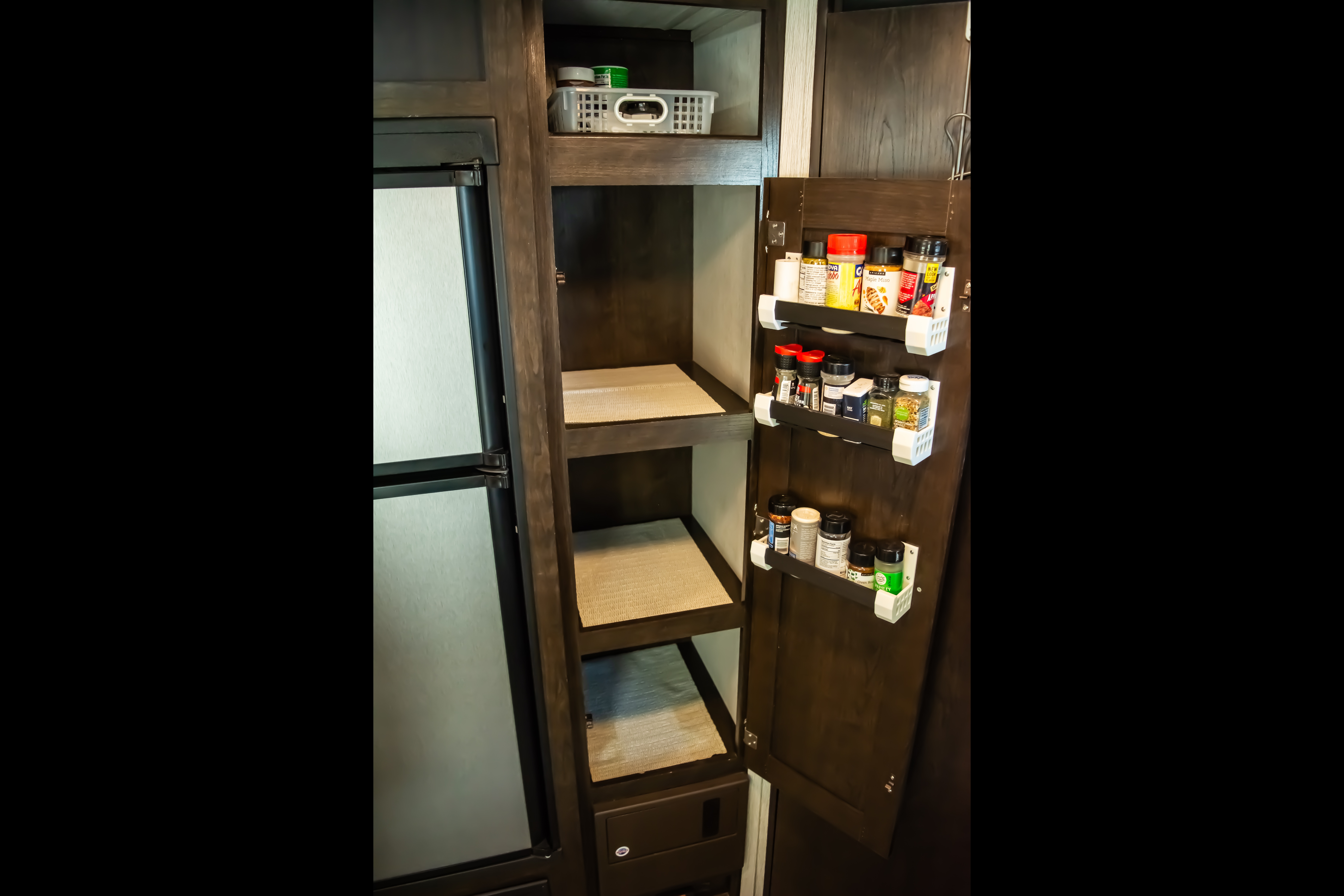 Spacious Pioneer Travel Trailer – Sleeps 10 | Family & Hunting Ready