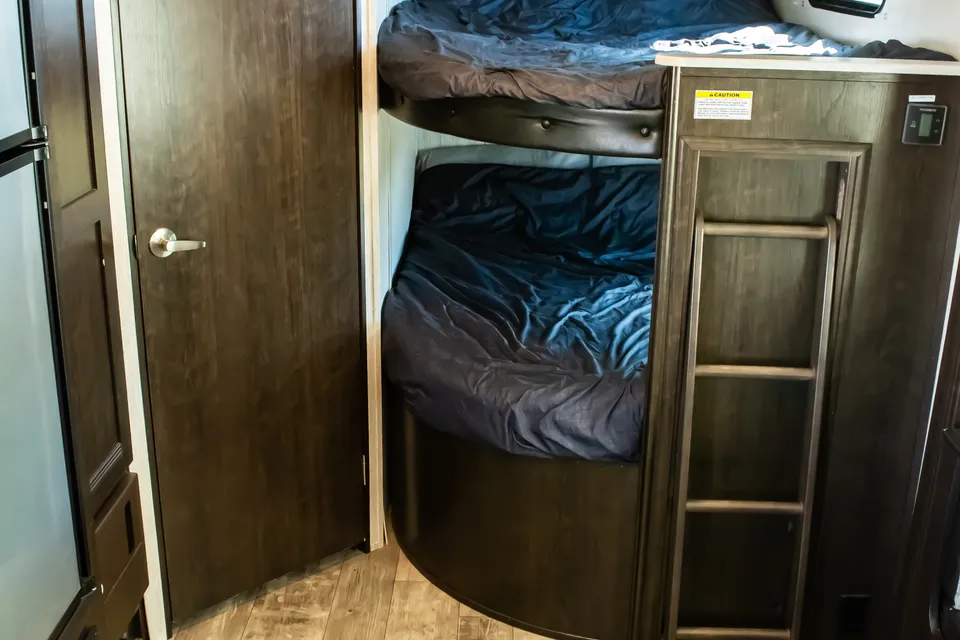 Spacious Pioneer Travel Trailer – Sleeps 10 | Family & Hunting Ready