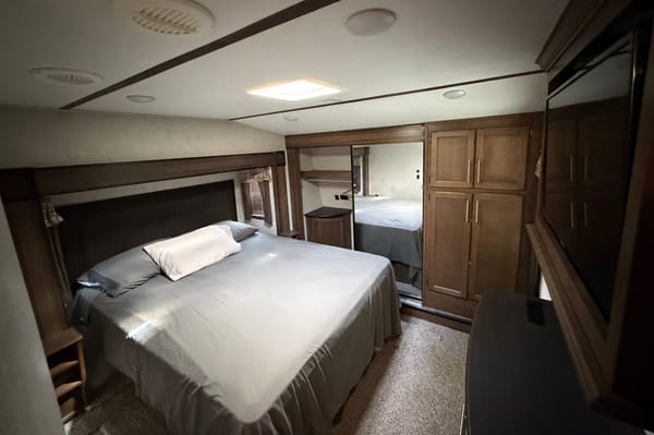 Keystone Cougar Fifth Wheel