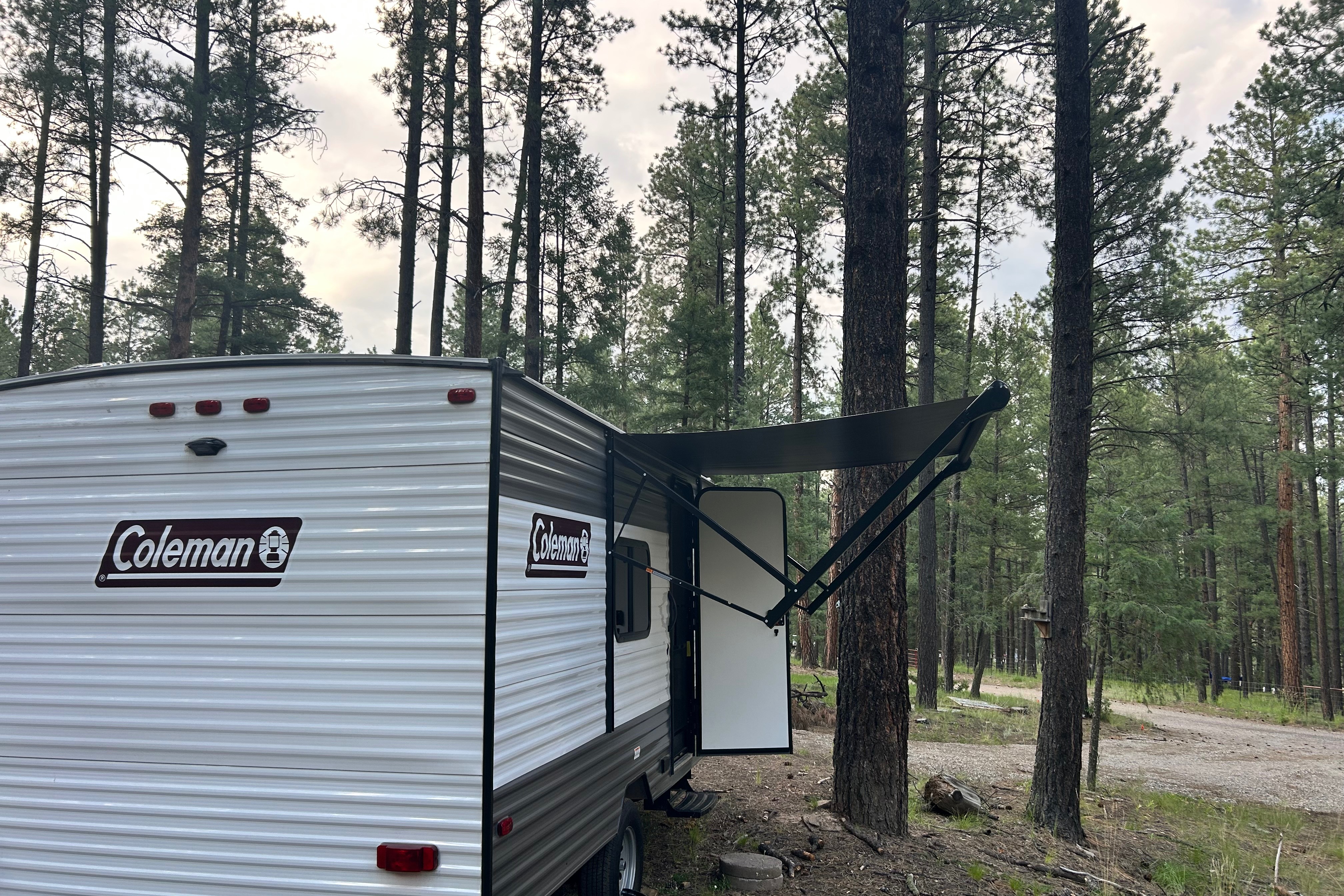 Baileys Escape Dutchmen Coleman Lantern 17R Travel Trailer