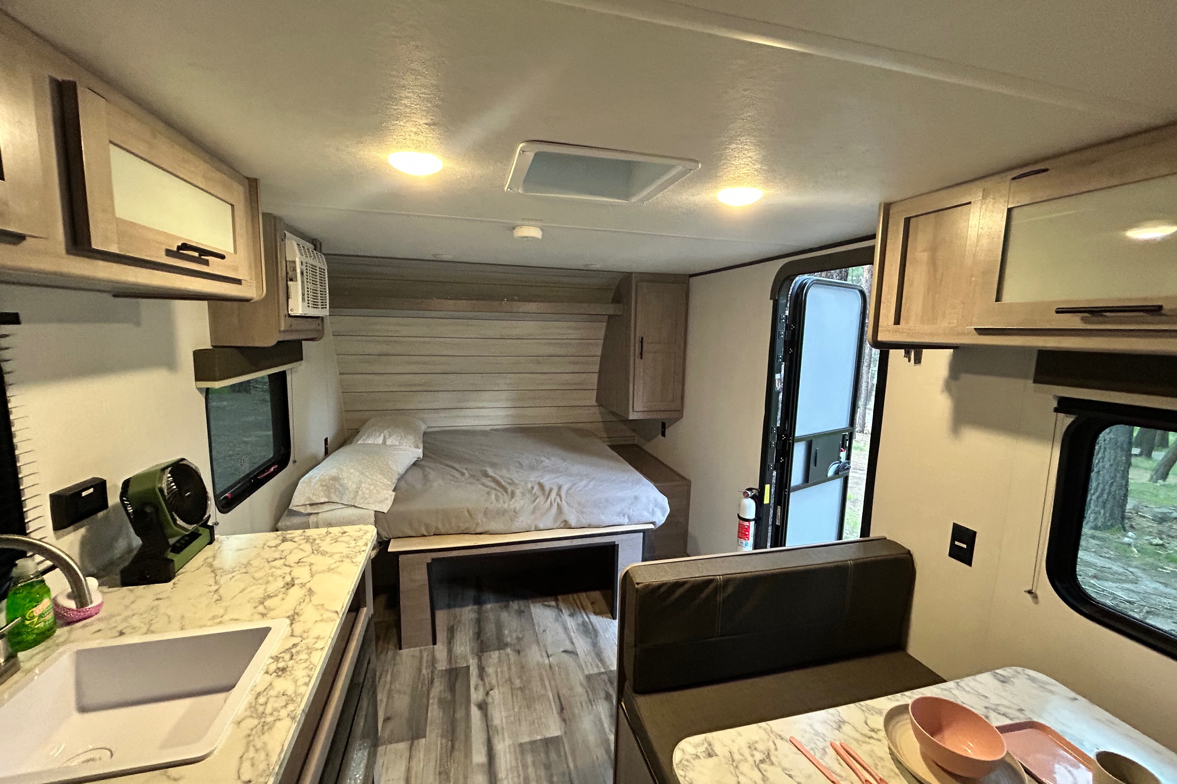 Baileys Escape Dutchmen Coleman Lantern 17R Travel Trailer